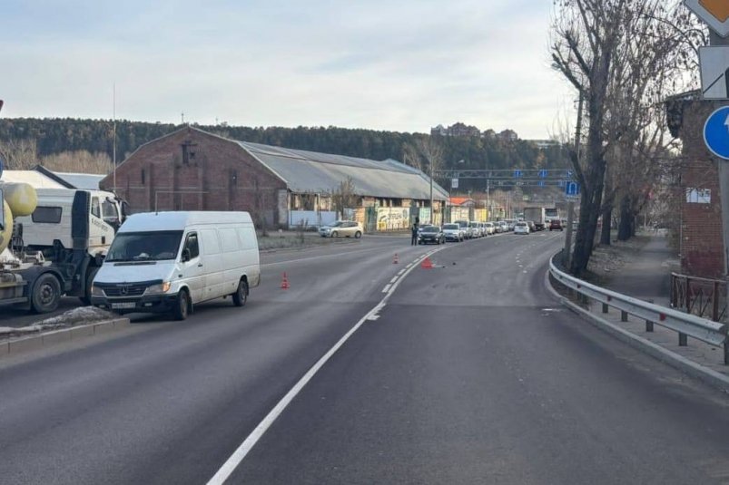 В Иркутске сбитый микроавтобусом пешеход скончался в больнице Госавтоинспекция Иркутска В Иркутске сбитый микроавтобусом пешеход скончался в больнице Госавтоинспекция Иркутска