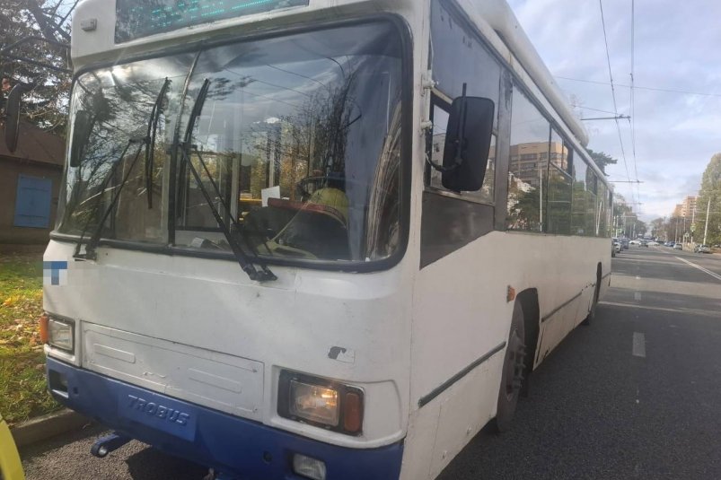 Пассажирка пострадала при резком торможении троллейбуса в Ставрополе пресс-служба Госавтоинспекции Ставрополя Пассажирка пострадала при резком торможении троллейбуса в Ставрополе пресс-служба Госавтоинспекции Ставрополя