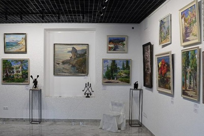 Выставка картин в Алупке Соцсети администрации Ялты