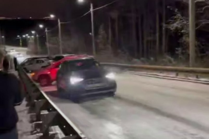 Момент массового ДТП под Иркутском попал на видео тг-канал (18+) "ДТП38" Момент массового ДТП под Иркутском попал на видео тг-канал (18+) "ДТП38"