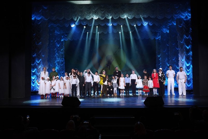 В Южно-Сахалинске завершился девятый областной фестиваль-конкурс "Поющие острова" пресс-служба администрации Южно-Сахалинска