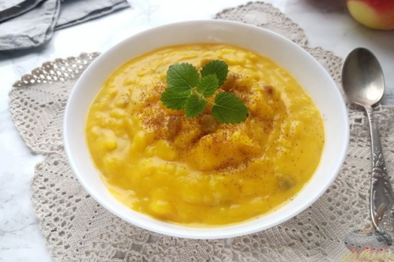 Тыквенная каша с рисом, яблоком и изюмом, на топлёном молоке russianfood.com