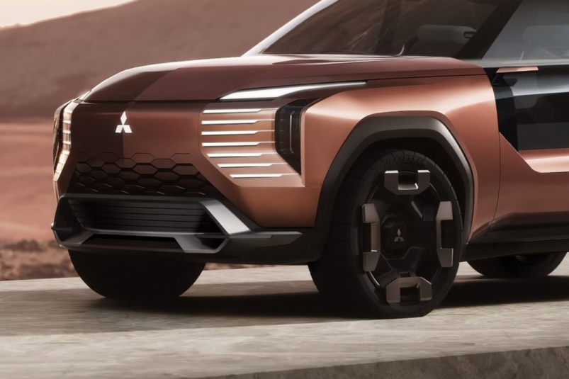 Mitsubishi готовит возвращение Pajero: концепт Elevance намекает на новую эру Mitsubishi Mitsubishi готовит возвращение Pajero: концепт Elevance намекает на новую эру Mitsubishi