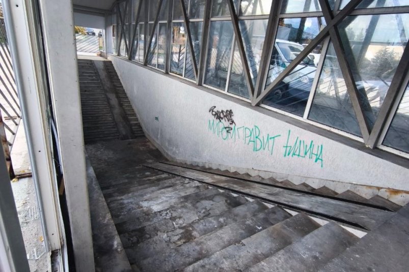 Заброшенную сцену в Ессентуках готовят к реставрации телеграм-канал (18+) Владимира Крутникова Заброшенную сцену в Ессентуках готовят к реставрации телеграм-канал (18+) Владимира Крутникова