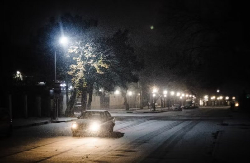 Ждать ли штраф за пересечение сплошной, если разметку завалило снегом: автоюрист поставил точку ilya bashm/unsplash.com Ждать ли штраф за пересечение сплошной, если разметку завалило снегом: автоюрист поставил точку ilya bashm/unsplash.com