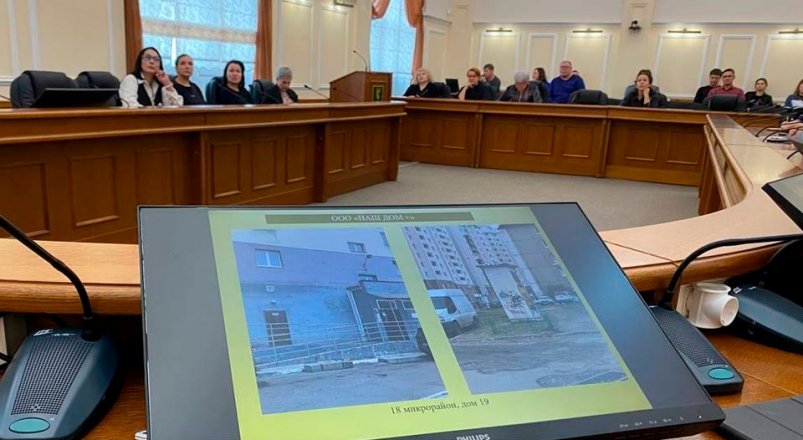 Жители Ангарска пожаловались на мусор во дворах и захламление контейнерных площадок Пресс-служба администрации АГО Жители Ангарска пожаловались на мусор во дворах и захламление контейнерных площадок Пресс-служба администрации АГО