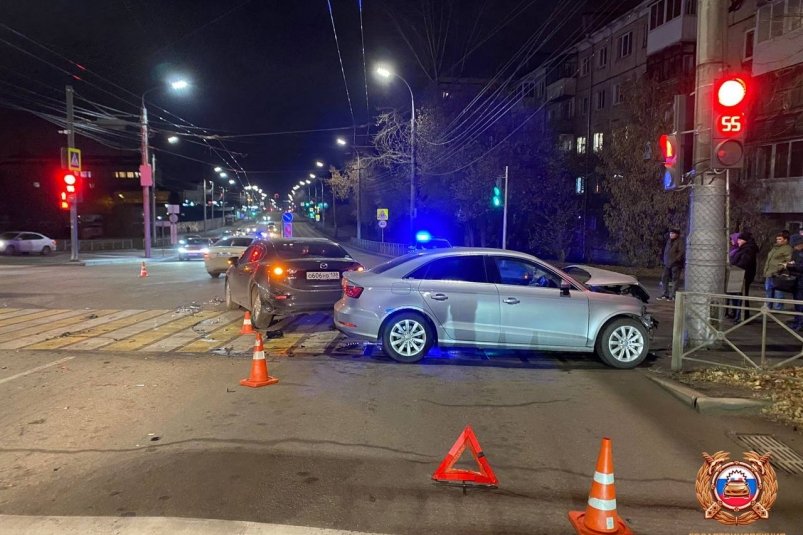 Два человека пострадали в жестком ДТП с участием трёх авто в Иркутске Госавтоинспекция Иркутска Два человека пострадали в жестком ДТП с участием трёх авто в Иркутске Госавтоинспекция Иркутска