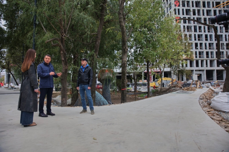 Интервью-прогулка с Игорем Шаповаловым и Виталием Гречанюком ИА PrimaMedia