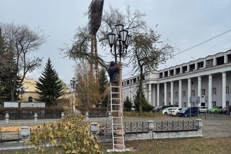 Колонны и вазоны отремонтируют в сквере возле Иркутского драмтеатра Пресс-служба администрации Иркутска