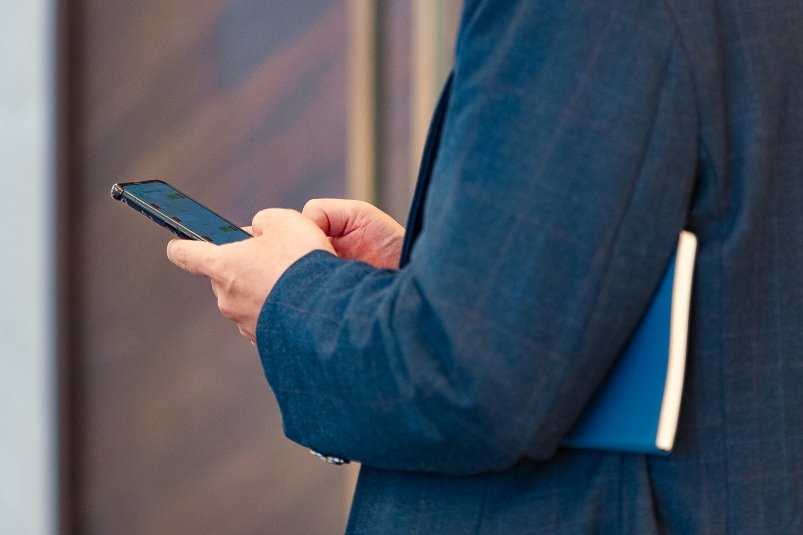 Телефон, бизнес Илья Аверьянов, ИА PrimaMedia