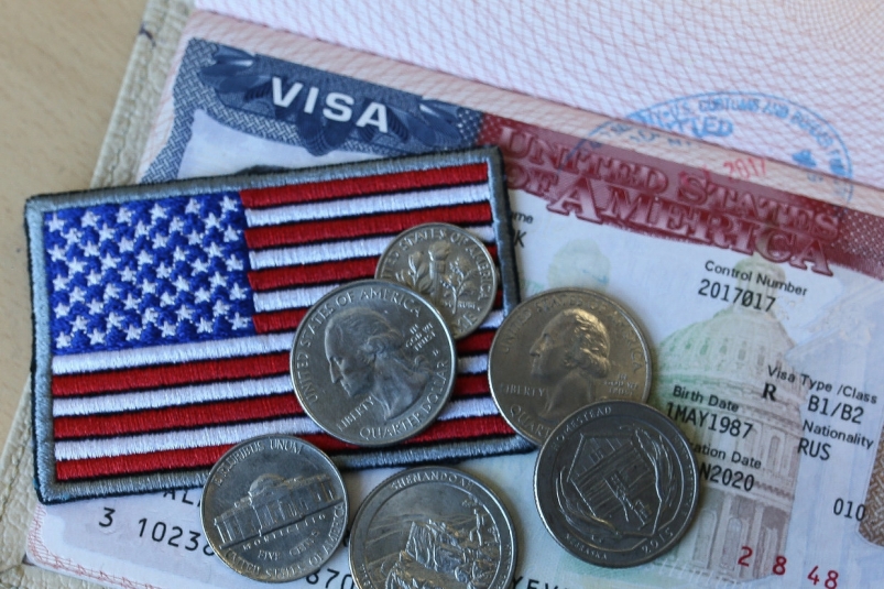 США, флаг и деньги США Илья Табаченко, ИА PrimaMedia США, флаг и деньги США Илья Табаченко, ИА PrimaMedia