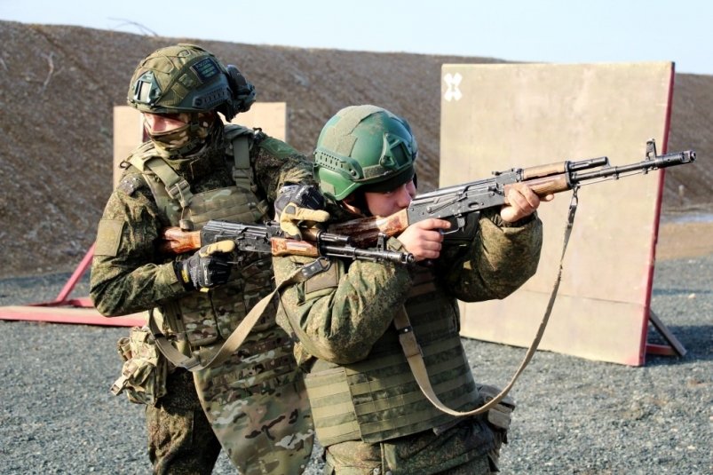 На Сахалине мотострелки осваивают технику ведения непрерывного огня по противнику  пресс-служба Восточного военного округа На Сахалине мотострелки осваивают технику ведения непрерывного огня по противнику  пресс-служба Восточного военного округа