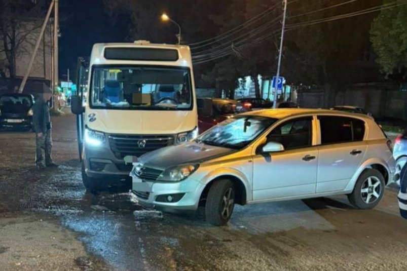 Пенсионер, ехавший в маршрутке, попал в больницу после ДТП в Ставрополе Госавтоинспекция Ставропольского края Пенсионер, ехавший в маршрутке, попал в больницу после ДТП в Ставрополе Госавтоинспекция Ставропольского края