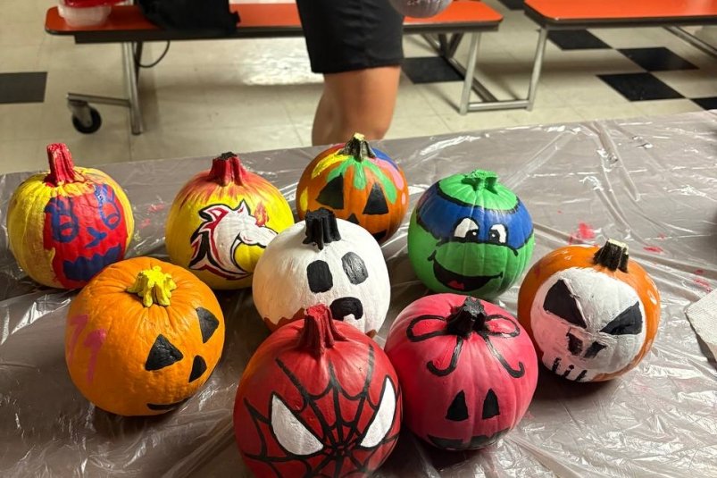 Подготовка к Хэллоуину в колледже США Telegram-канал (18+) Софьи Коньковой