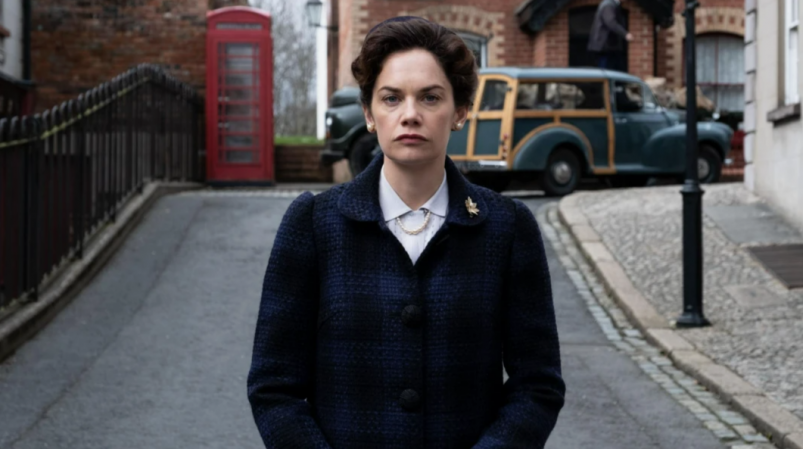 Как "Игра престолов", но короче: 3 динамичных сериала на холодный ноябрь Кадр из сериала "Миссис Уилсон" (18+)