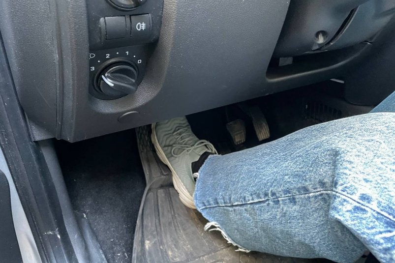 Механик поставил точку: можно ли выжимать сцепление при запуске авто ИА StolicaMedia