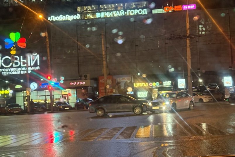 ДТП Фото взято из группы "ДТП38" в Телеграм (18+) ДТП Фото взято из группы "ДТП38" в Телеграм (18+)