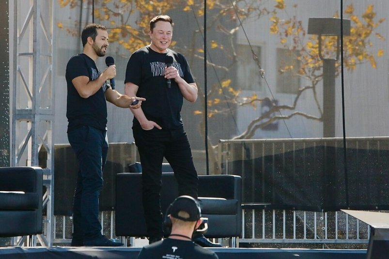 Илон Маск считает, что привычные смартфоны исчезнут уже через несколько лет commons.wikimedia.org