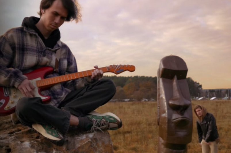 "Местный Бездарь" выпустил ностальгическую песню об Улан-Удэ кадр из клипа