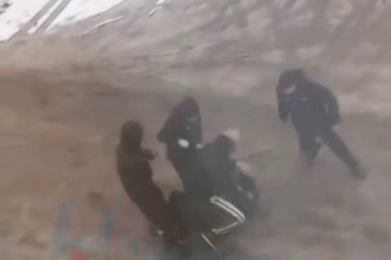 В Братске группа подростков оскорбляет местных жителей и дерётся со сверстниками Пресс-служба ГУ МВД России по Иркутской области