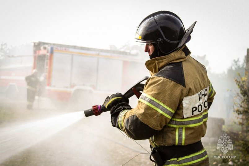 Тушение пожара Соцсети МЧС Севастополя