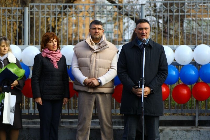 Флагшток открыли в детском саду № 176 по инициативе депутата думы Иркутска Ивана Брилки Пресс-служба гордумы