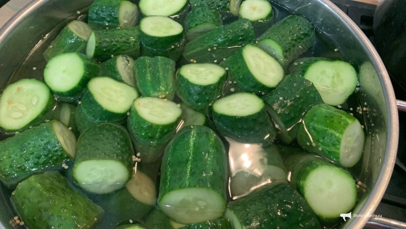 В маринад к огурцам добавляю это - и они становятся особо хрустящими: "треск" даже соседи услышат ИА StolicaMedia