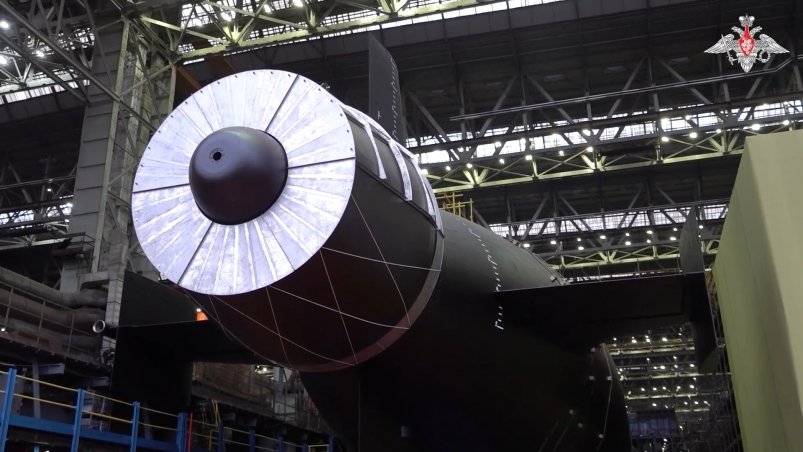 Состоялся спуск на воду атомной подводной лодки "Хабаровск" Скриншот видео Минобороны РФ