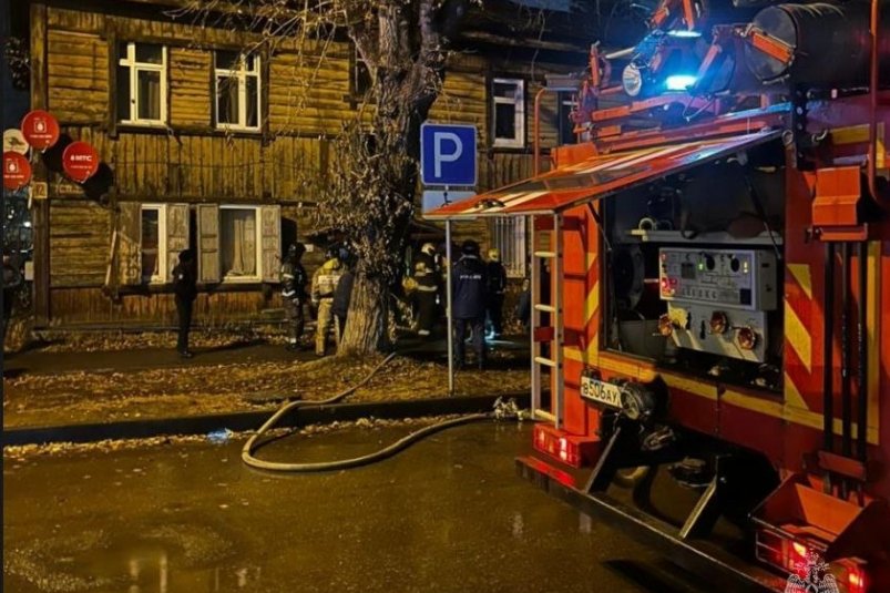 Поминальная свеча спровоцировала пожар в жилом доме в Иркутске  Пресс-служба ГУ МЧС России по Иркутской области