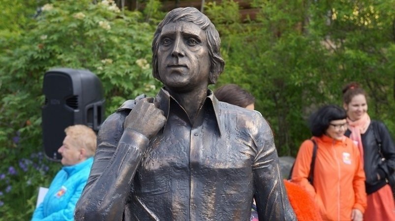 Памятник Владимиру Высоцкому MagadanMedia