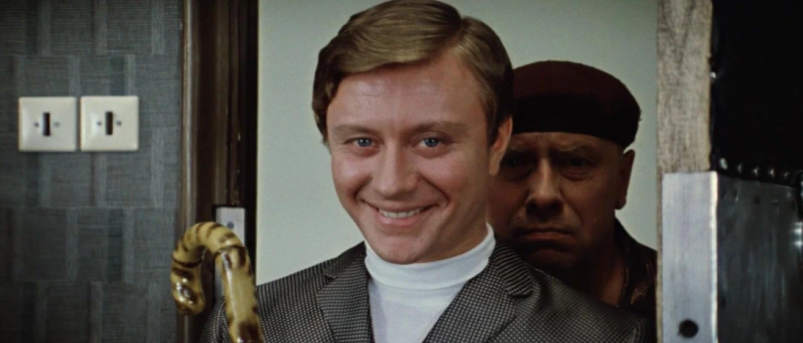 Всю жизнь смотрели неправильно: раскрыты 2 главные загадки фильма "Бриллиантовая рука" Кадр из фильма "Бриллиантовая рука" (18+)