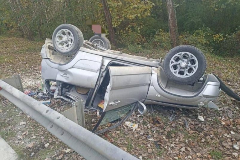 Две женщины погибли в ДТП с перевернувшейся Нивой в Сочи t.me/mvd_23