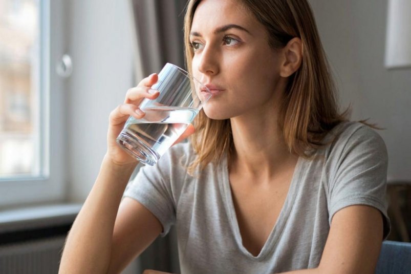 5 признаков обезвоживания, на которые нельзя закрывать глаза сгенерировано сервисом "Кандинский" (18+)