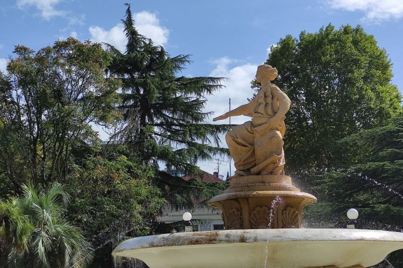 Фонтаны Сочи готовят к зимней консервации Карина Подкина