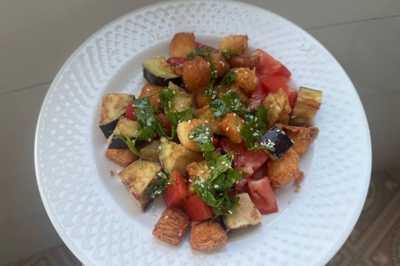 "Оливье" и "Мимоза" в пролете: нашла обалденный рецепт салата на Новый год ИА SevastopolMedia