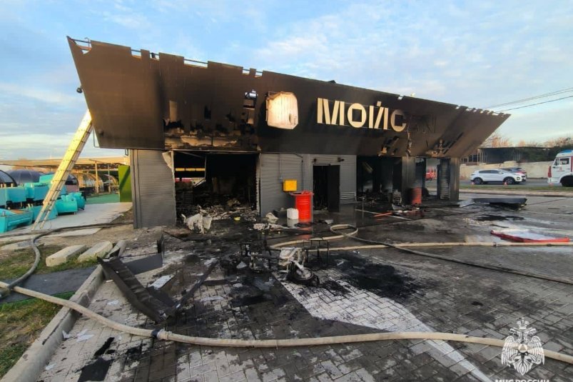 Автомойка сгорела в Ставрополе ГУ МЧС по Ставрополью