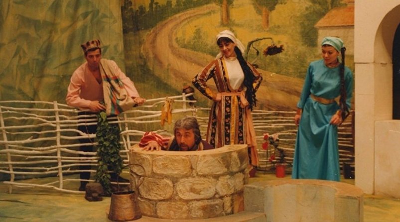 Тематическое фото Страница Крымскотатарского государственного академического музыкально-драматического театра в ВК (12+)