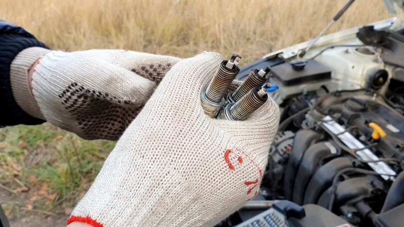 На холодную или горячую: как правильно менять свечи зажигания - секрет мастера СТО Дзен-канал "АВТОБЛОГЕР (AVTO-BLOGGER.RU)" (12+)