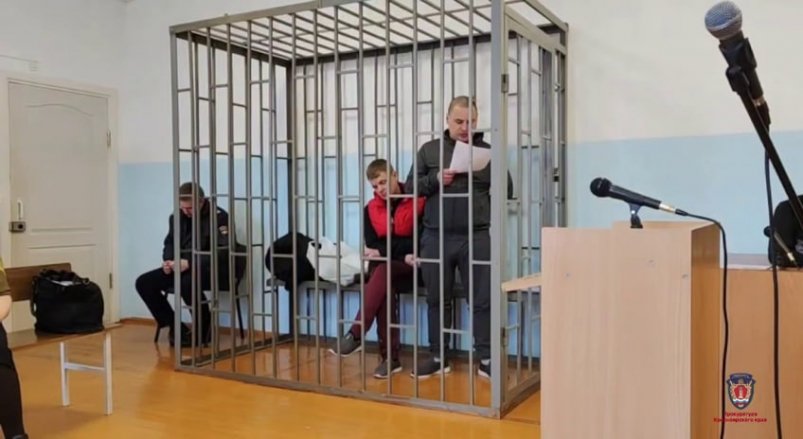 Члены семейной ОПГ отправилась в колонию за кражи из фур на трассе Иркутск-Красноярск Пресс-служба прокуратуры Красноярского края