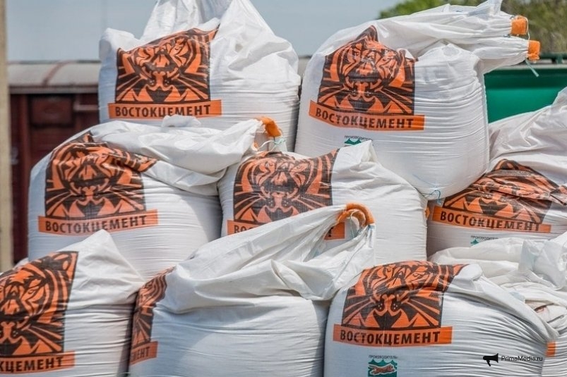 Мешки с продукцией "Востокцемента" ИА PrimaMedia