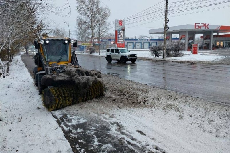 170 рабочих и 40 единиц техники выйдут в ночь на уборку Иркутска от снега пресс-служба администрации Приангарья