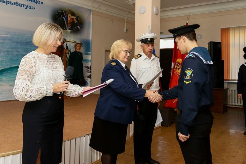 Почти 300 первокурсников посвятили в студенты и курсанты ДМУ Пресс-служба администрации НГО
