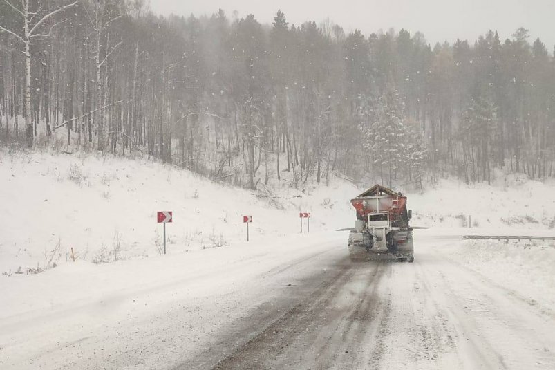 В Бурятии после сильного снегопада дорожники работают круглосуточно пресс-служба правительства Бурятии