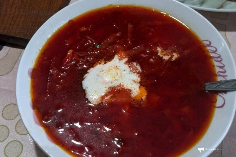 Не лимон, не уксус и не томат: добавлю это в борщ - и бульон будет рубинового цвет ИА StolicaMedia