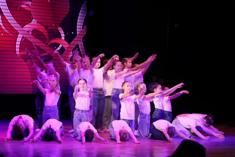 Тематическое фото тг-канал (18+) губернатора ЕАО Марии Костюк