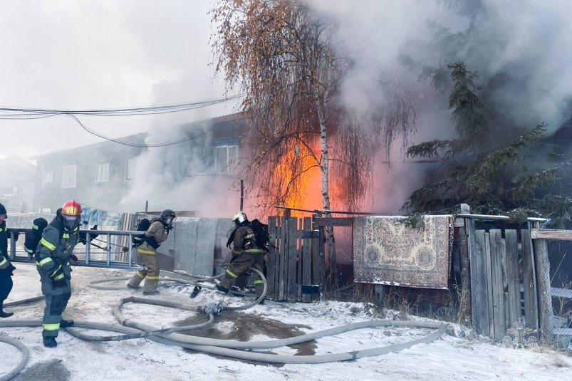 Неосторожность с огнём могла стать причиной гибели троих человек в Якутске пресс-служба МЧС по Якутии