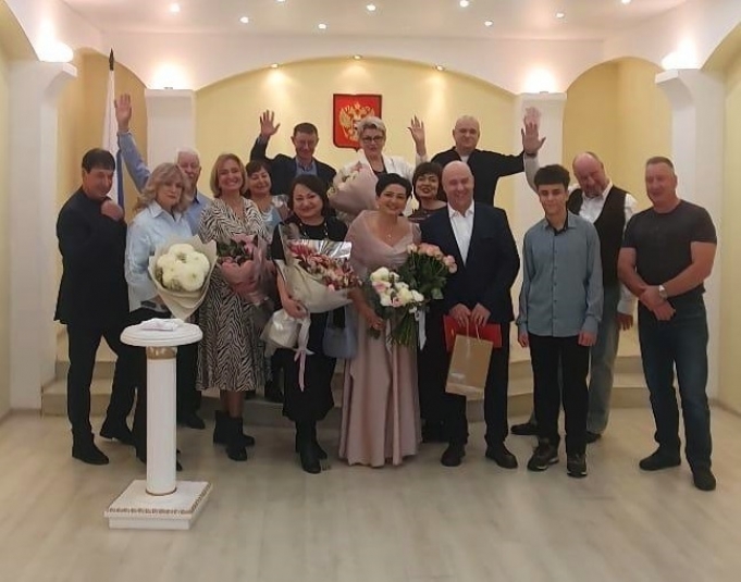 Серебряную свадьбу отметили супруги Влас в Магадане Источник