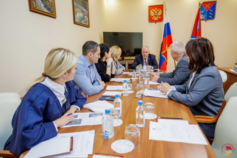 Комиссия утвердила кандидатуру еще одного колымчанина на присвоение звания "Почетный гражданин Магаданской области" пресс-служба Магаданской областной Думы