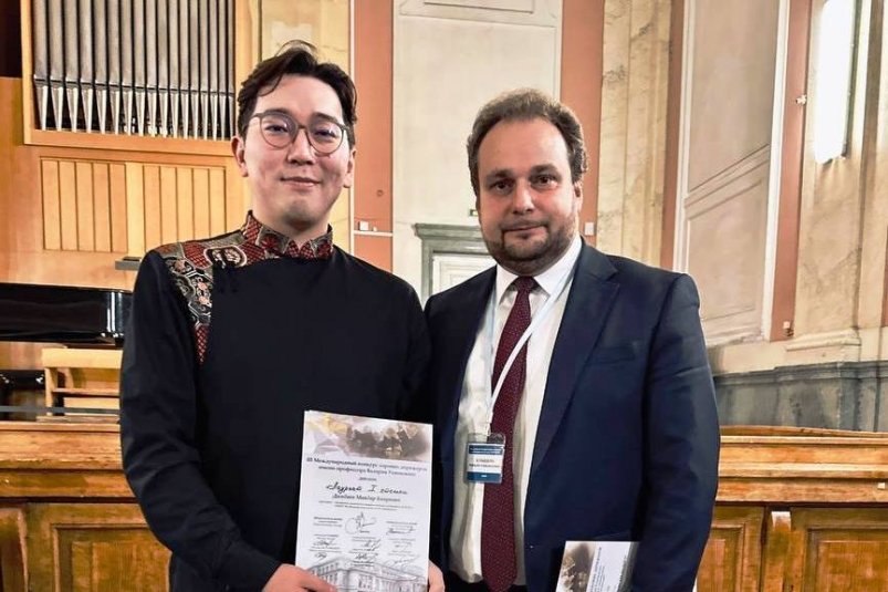 Дирижер из Бурятии стал лауреатом международного конкурса дирижеров Минкультуры Бурятии