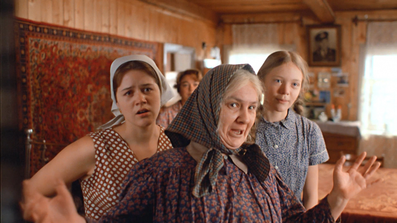 Плата за образ: как актриса пожертвовала молодой кожей ради роли любимой бабы Шуры Кадр из фильма (12+)